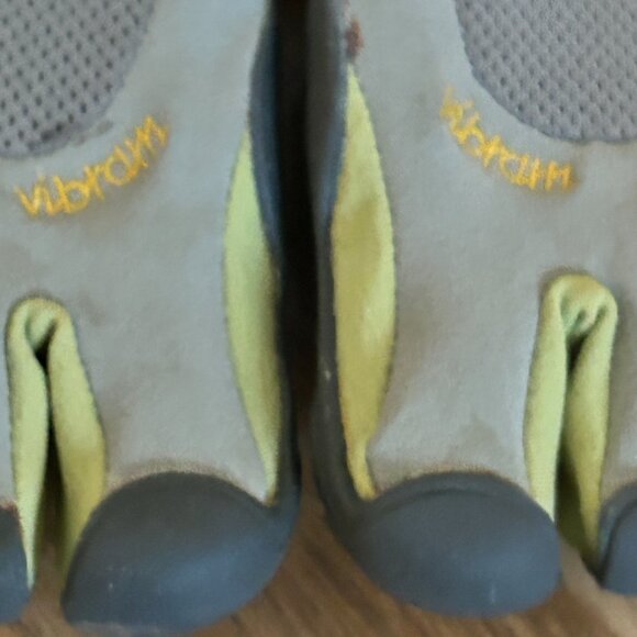 Vibram Five-Finger Grey & Yellow Running Toe Shoes Women's 39/9 - Picture 6 of 6